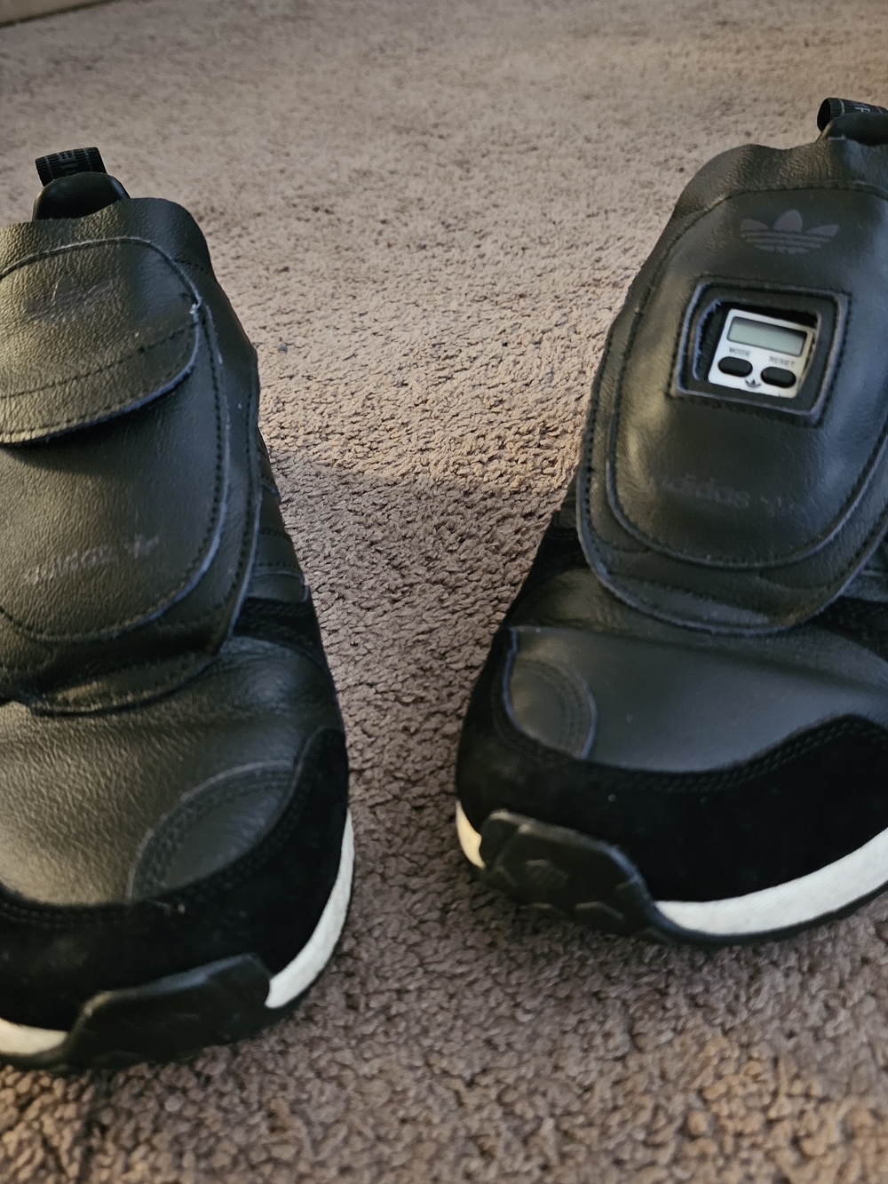 ADIDAS micropacerxR1 Mens 9 Sneakers